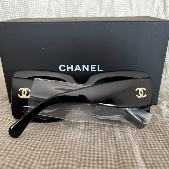 CHANEL:  Acetate Rectangle Sunglasses 5435 - black - Picture 4 of 9